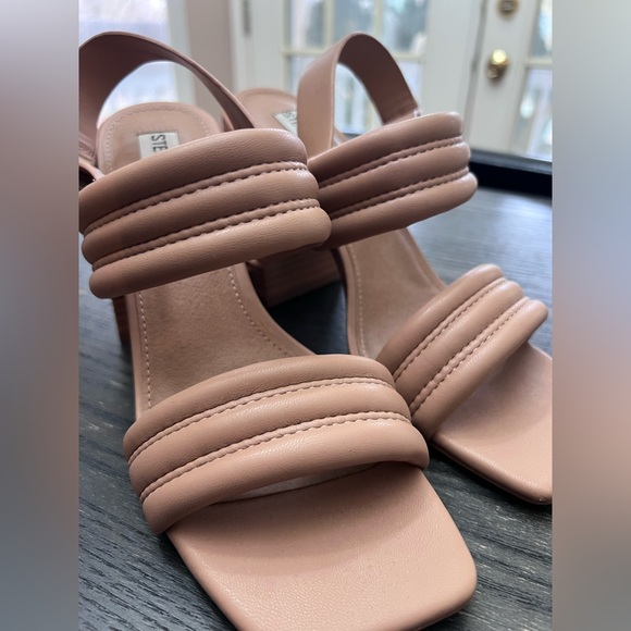 Steve Madden Faith Quilted Slingback Sandal in tan PU - Picture 8 of 8